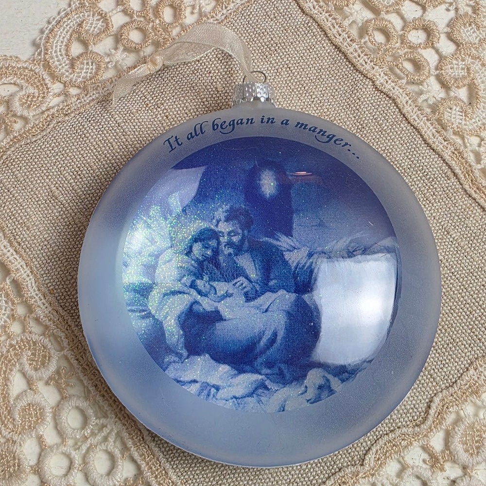 2013 Hallmark Glass Christmas Ornament Nativity Scene 'It All Began in a Manger'